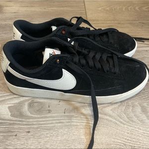 Nike Suede Sneakers Black w/ White Checkmark